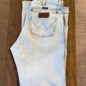 Men’s Wrangler Light Wash Jeans 33x34